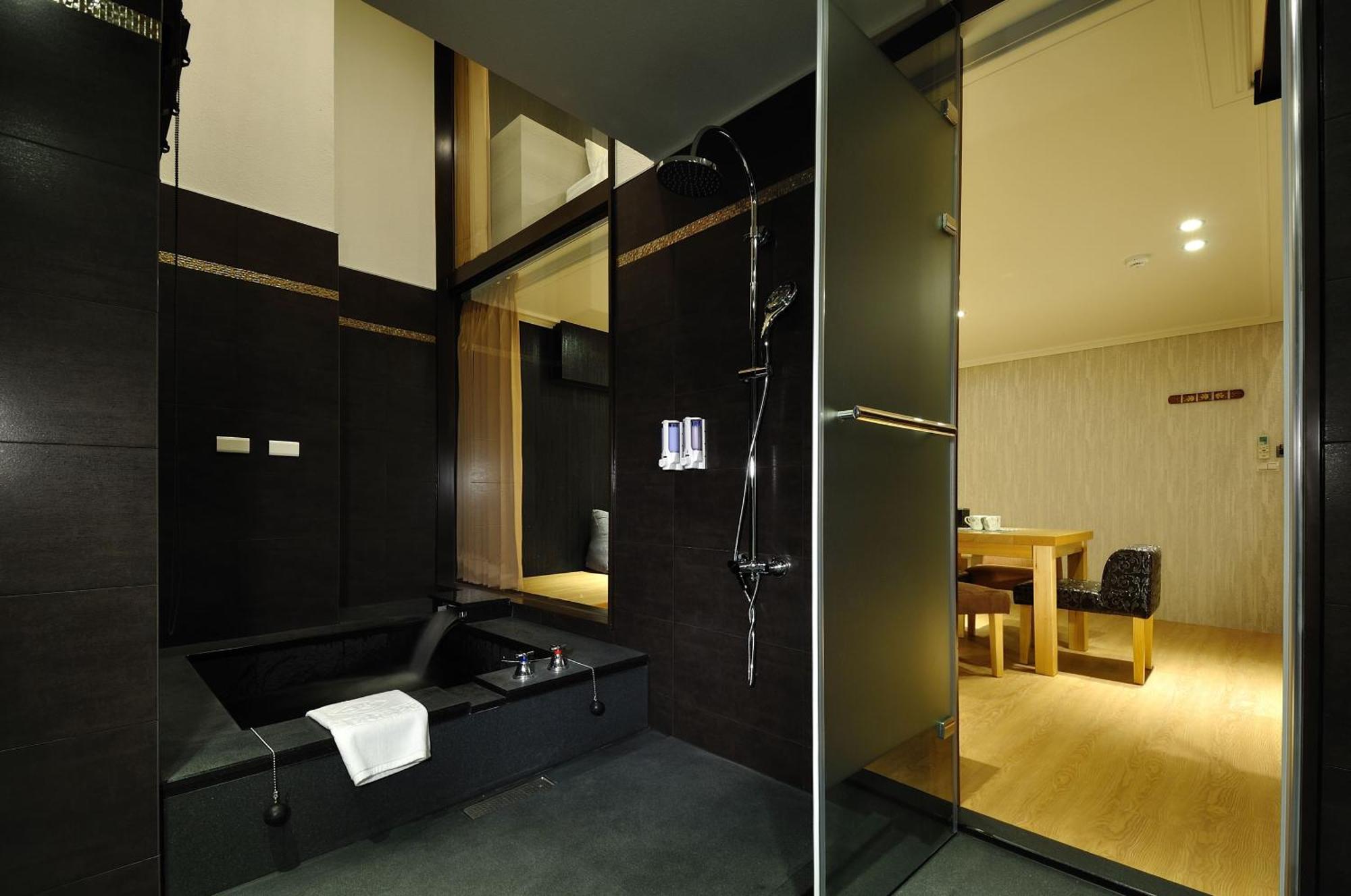 58˚ Hotspring Hotel Jiaoxi Oda fotoğraf
